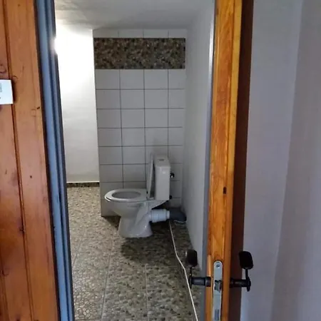Tibor Skarba Apartman *